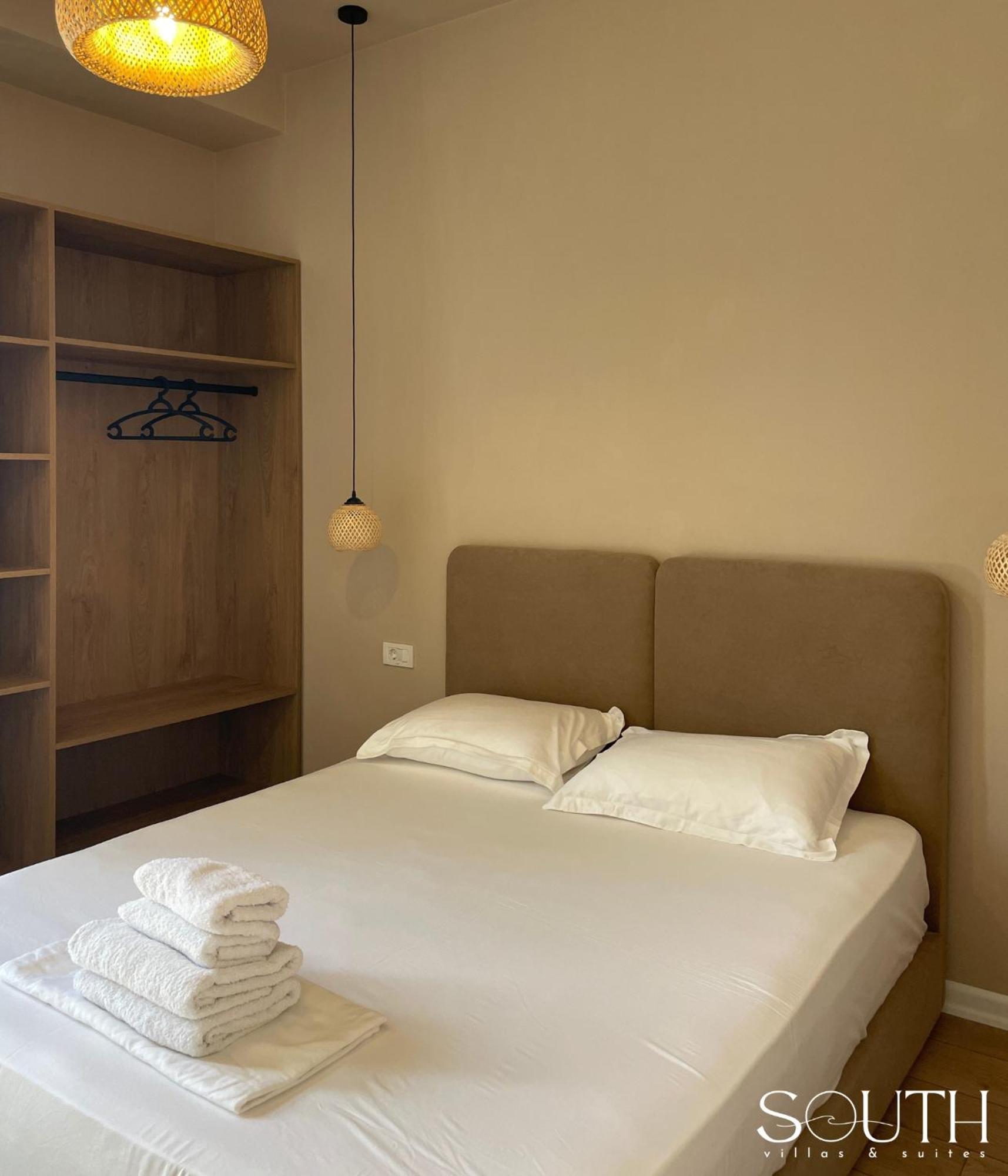 Hotel South And Dhërmi